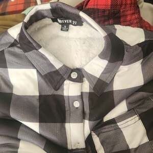 Forever 21 Women's Sherpa Lined Buffalo Plaid Flannel Shirt Jacket